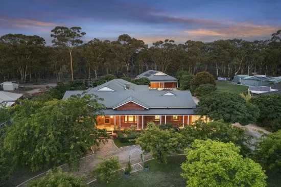 15 Conboy Court, Ascot, Vic 3551