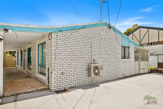 15 Cresthill Road, Regents Park, Qld 4118 - For Rent