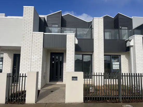 15 Dock Walk, Armstrong Creek, Vic 3217