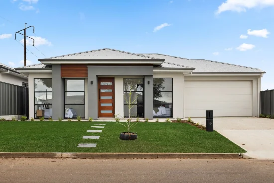 15 Doncaster Avenue, Valley View, SA 5093