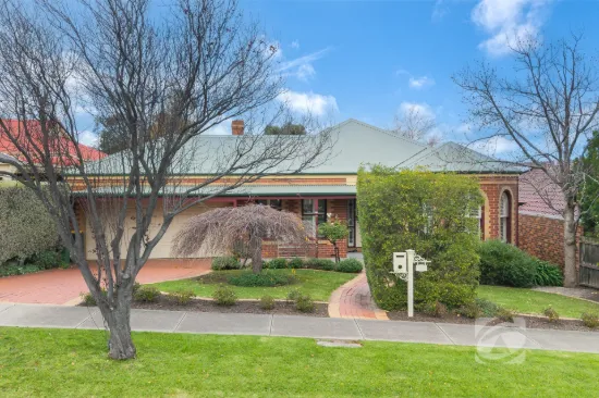 15 Edrington Park Drive, Berwick, Vic 3806