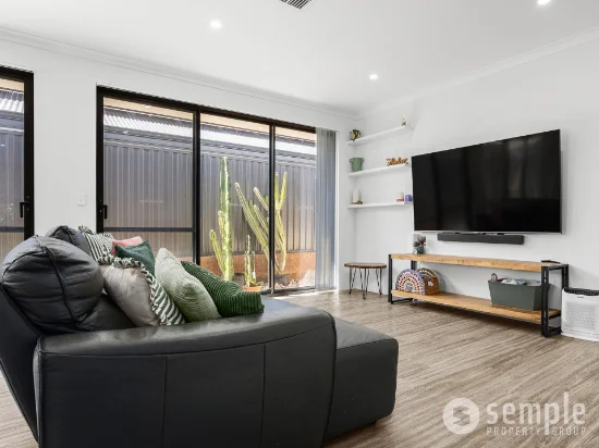 15 Foxtail Grove, Wandi, WA 6167-Image