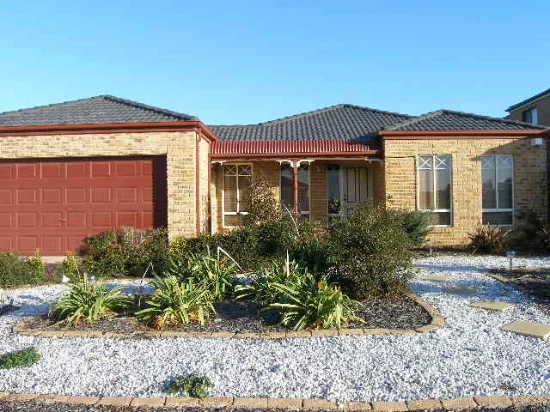15 Grangemouth Drive, Point Cook, Vic 3030 - For Rent