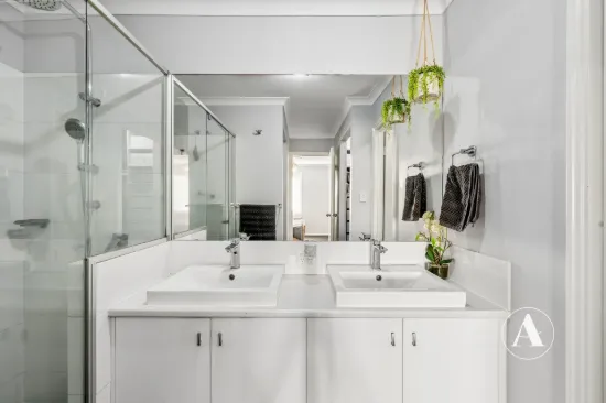 15 Grapestone Road, Piara Waters, WA 6112-Image