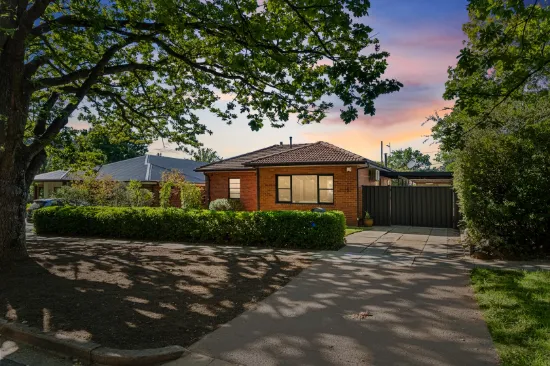 15 Hacking Crescent, Narrabundah, ACT 2604