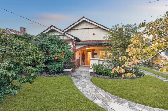 15 Hawthorn Grove, McKinnon, Vic 3204