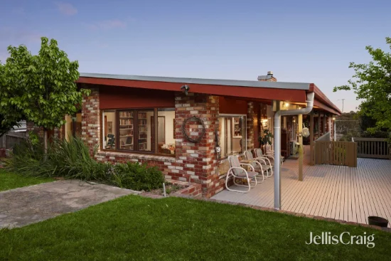 15 Highview Crescent, Macleod, Vic 3085 - For Sale