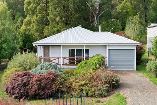 15 Hill Avenue, Marysville, Vic 3779