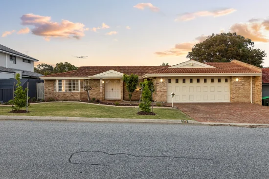 15 Holmesfield Crescent, Carine, WA 6020