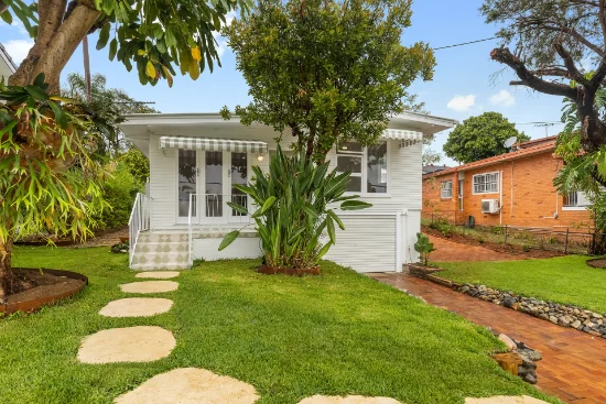 15 Illawarra Street, Everton Park, Qld 4053