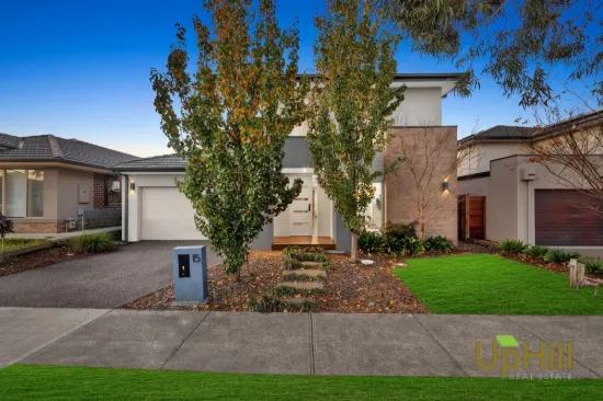 15 Kernot Parade, Clyde, Vic 3978