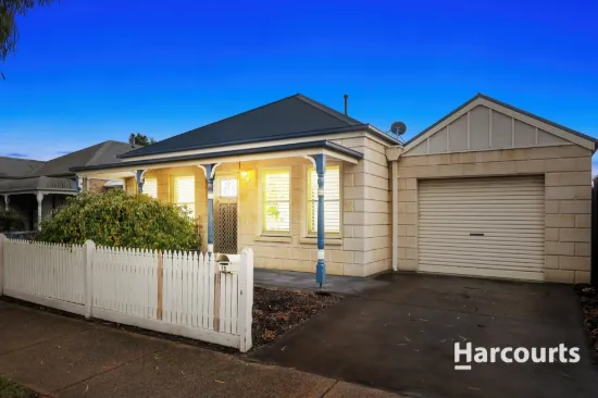 15 Kingsdale Crescent, Pakenham, Vic 3810