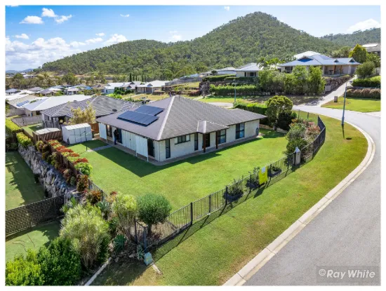 15 Laird Avenue, Norman Gardens, Qld 4701