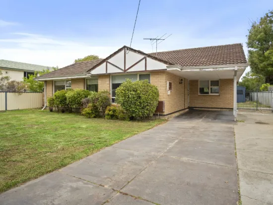 15 LIGHT ST, Shoalwater, WA 6169