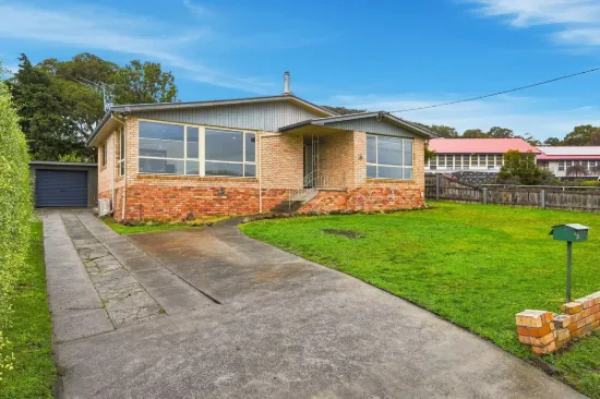 15 Loatta Road, Lindisfarne, Tas 7015
