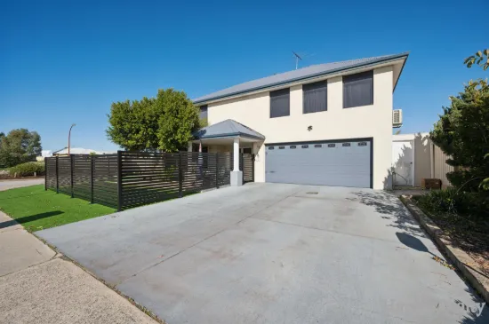 15 Longshaw Circuit, Canning Vale, WA 6155