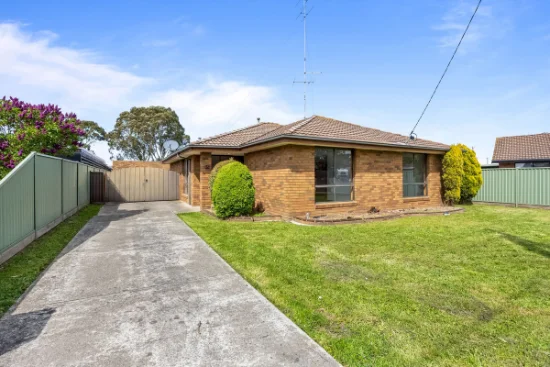 15 Lowan Street, Sebastopol, Vic 3356 - For Rent