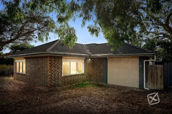 15 Madigan Crescent, Woodcroft, SA 5162