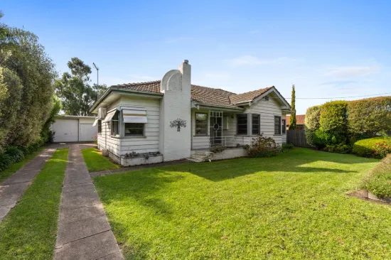 15 Maffra Road, Heyfield, Vic 3858