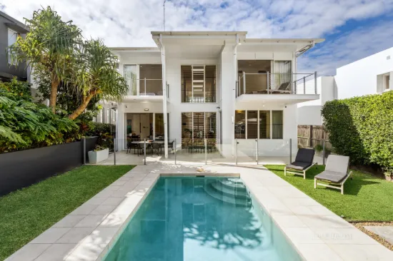 15 Maher Terrace, Sunshine Beach, Qld 4567