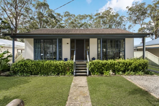 15 Marlborough Place, Berkeley Vale, NSW 2261