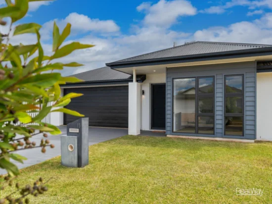 15 McAulay Avenue, Highfields, Qld 4352