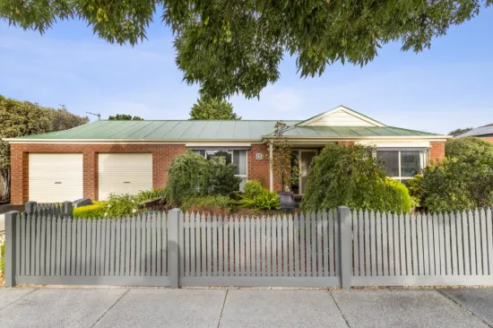 15 Meadowvale Drive, Grovedale, Vic 3216