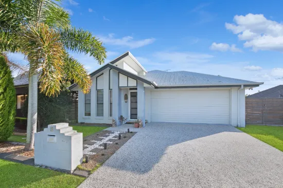 15 Menara Circuit, North Lakes, Qld 4509