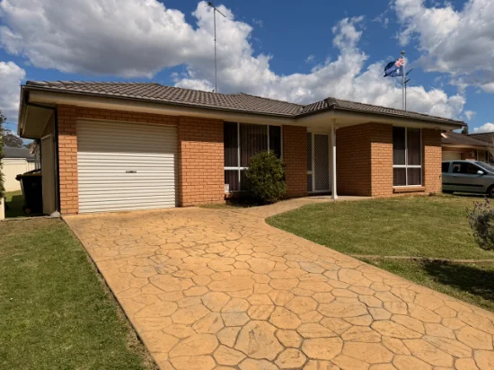 15 Meredith Crecent, St Helens Park, NSW 2560