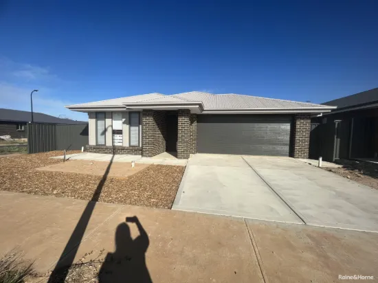 15 Nadine Street, Munno Para West, SA 5115