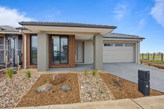 15 Needletail Rd, Deanside, Vic 3336