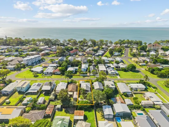 15 Ocean Street, Torquay, Qld 4655