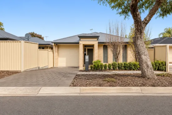 15 Phillip Crescent, Valley View, SA 5093