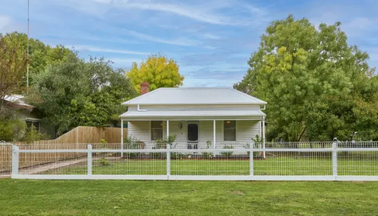 15 Playne Street, Heathcote, Vic 3523