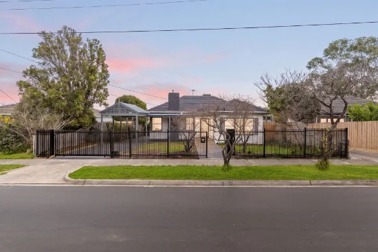 15 Raymond Street, Ashwood VIC 3147 - For Rent