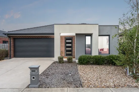 15 Ross Street, Armstrong Creek, Vic 3217