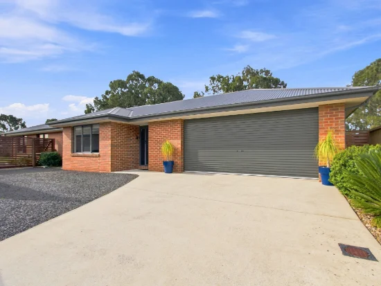 15 Rowley Close, Rosedale, Vic 3847