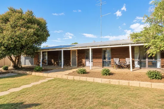 15 Shields Crescent, Wongan Hills, WA 6603