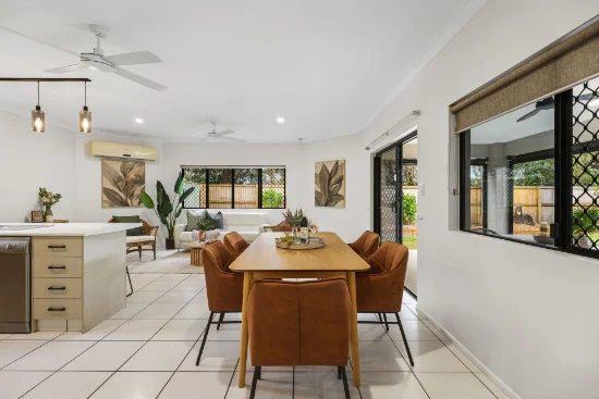 15 Springbrook Avenue, Redlynch, Qld 4870