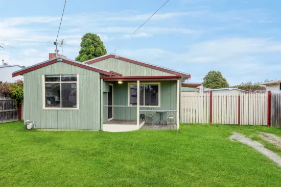 15 Staverly Road, Herne Hill, Vic 3218