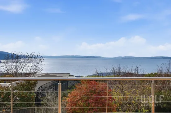 15 Tahune Crescent, Blackmans Bay, Tas 7052