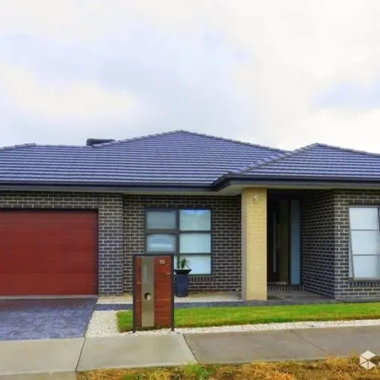 15  Topcliffe Road, Wollert, Vic 3750 - For Rent
