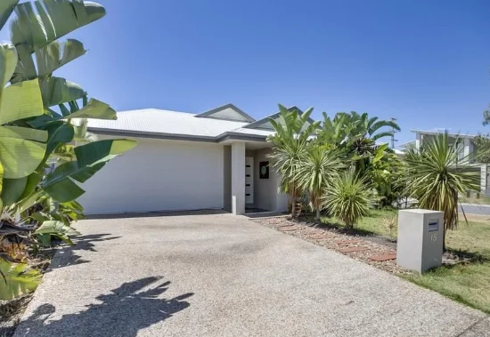 15 Treetop Place, Manly West, Qld 4179