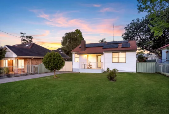 15 Tresnan Street, Unanderra, NSW 2526 - For Sale