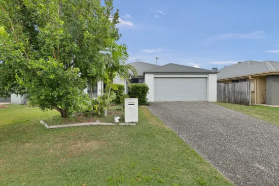 15 Trinity Parade, Blacks Beach, Qld 4740