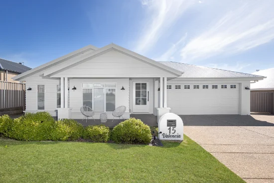 15 Valencia Drive, Gobbagombalin, NSW 2650