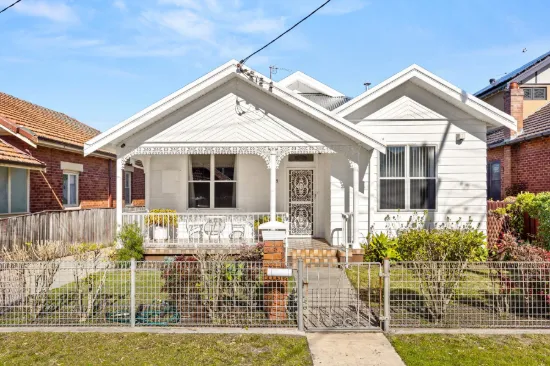 15 Warrah Street, Hamilton East, NSW 2303
