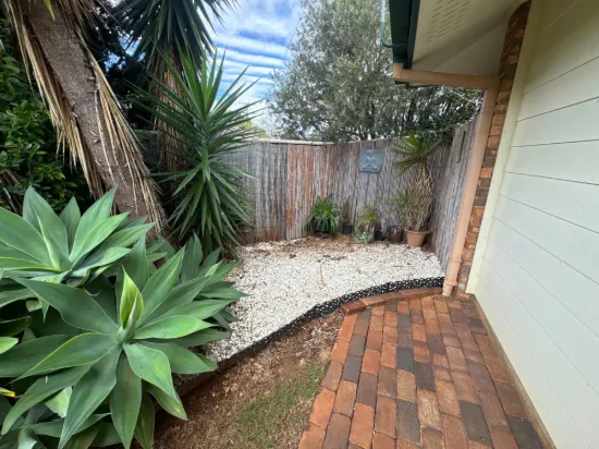 15 Windsor Circle, Kingaroy, Qld 4610-Image