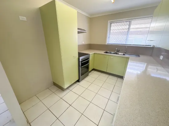 15 Windsor Circle, Kingaroy, Qld 4610-Image