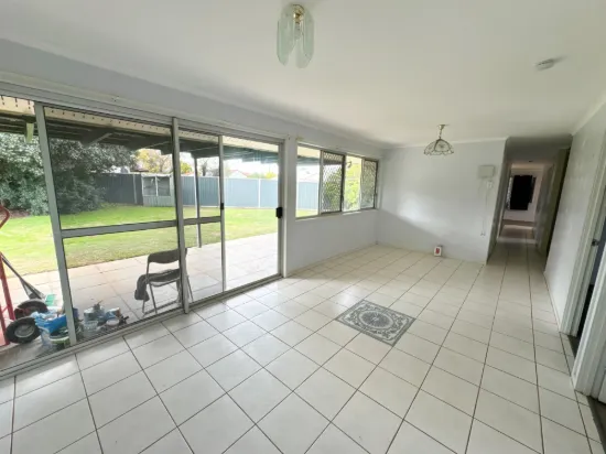 15 Windsor Circle, Kingaroy, Qld 4610-Image